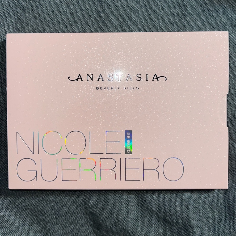 Anastasia Beverly Hills X Nicole Gurriero Glow Kit